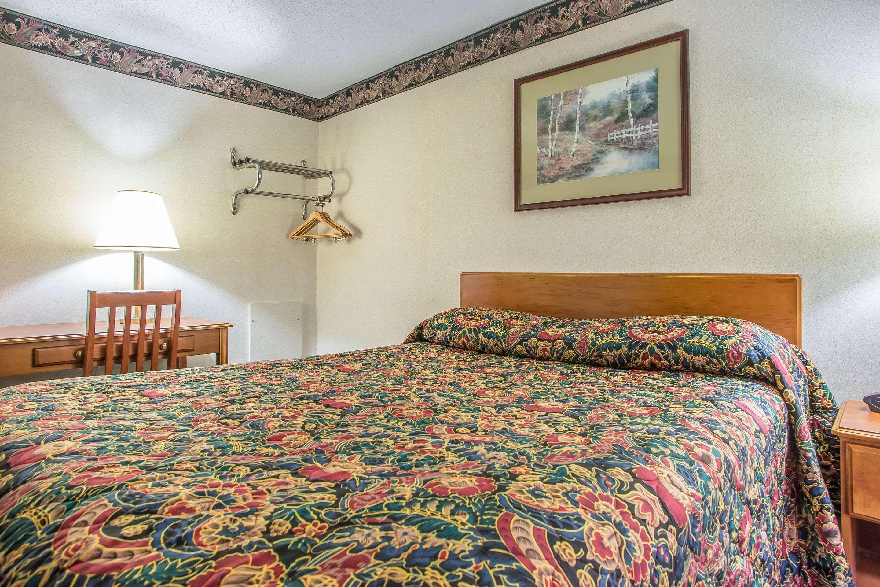 בדפורד Rodeway Inn מראה חיצוני תמונה