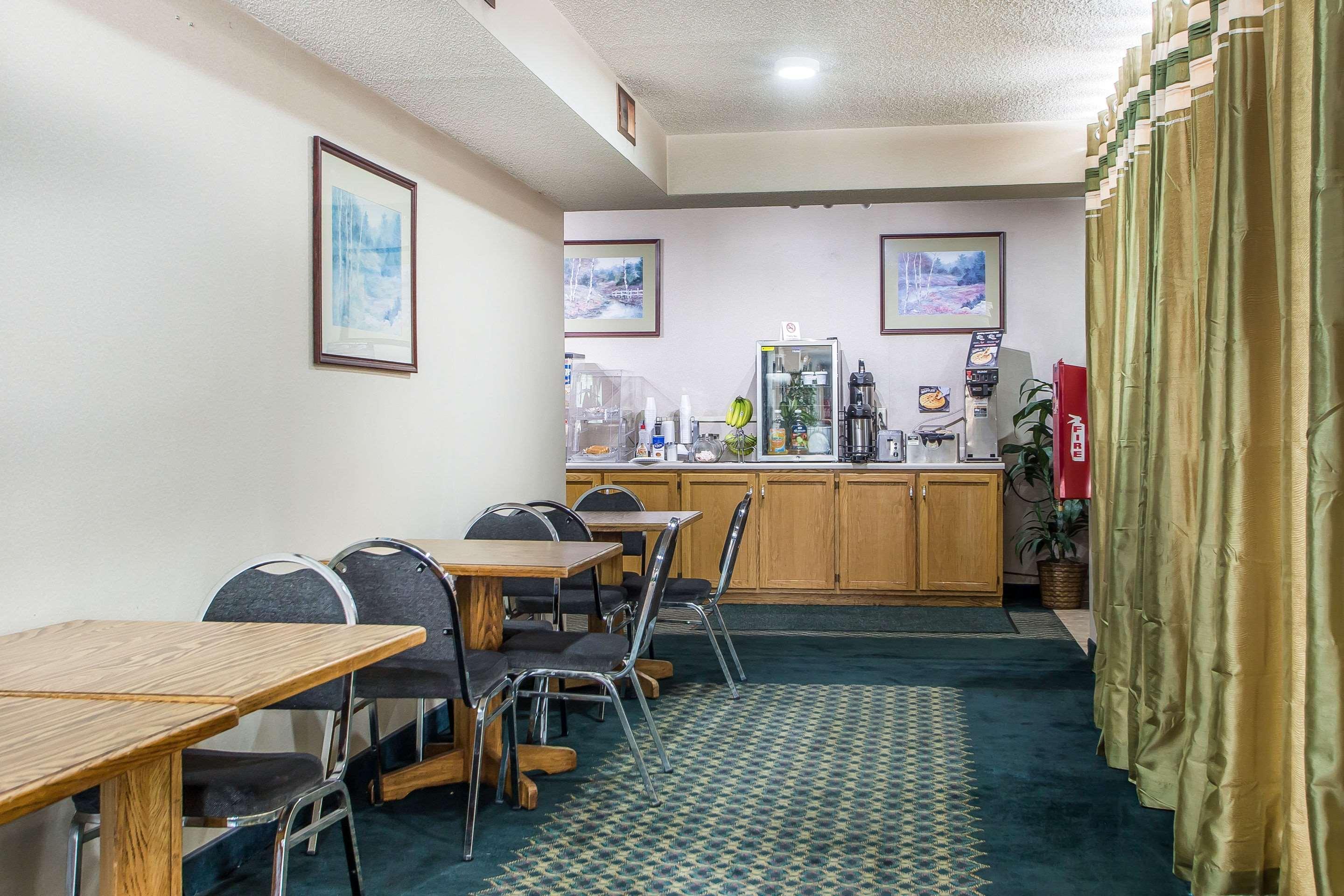 בדפורד Rodeway Inn מראה חיצוני תמונה