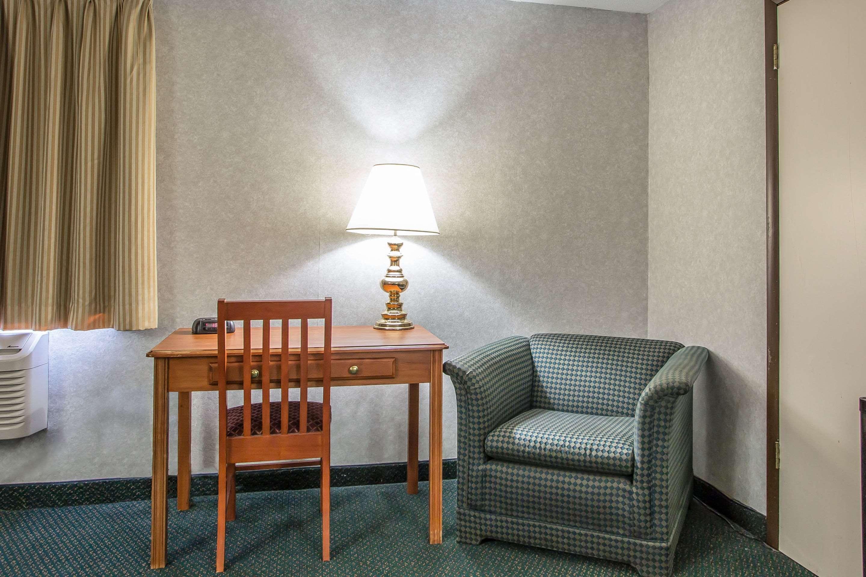 בדפורד Rodeway Inn מראה חיצוני תמונה