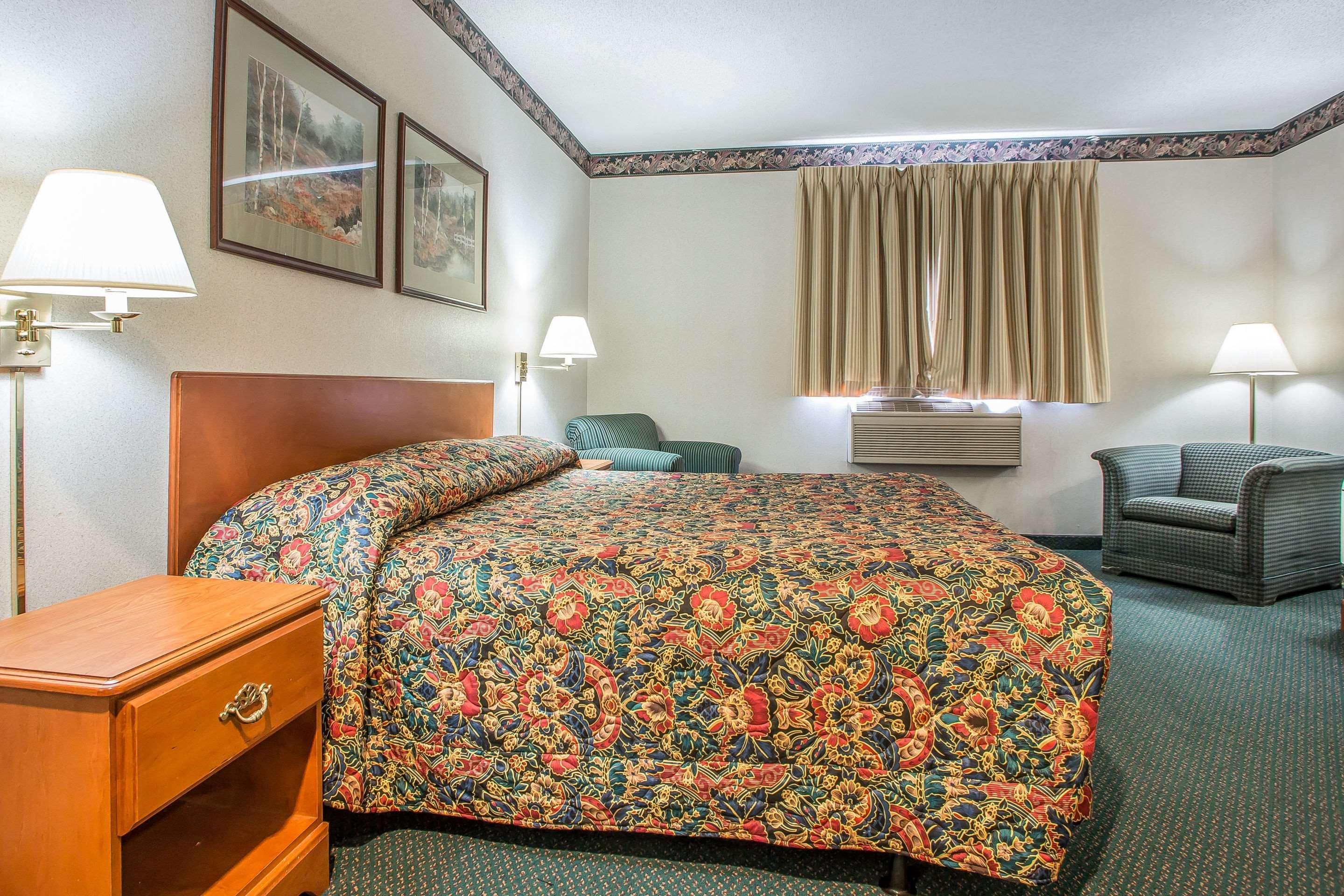 בדפורד Rodeway Inn מראה חיצוני תמונה