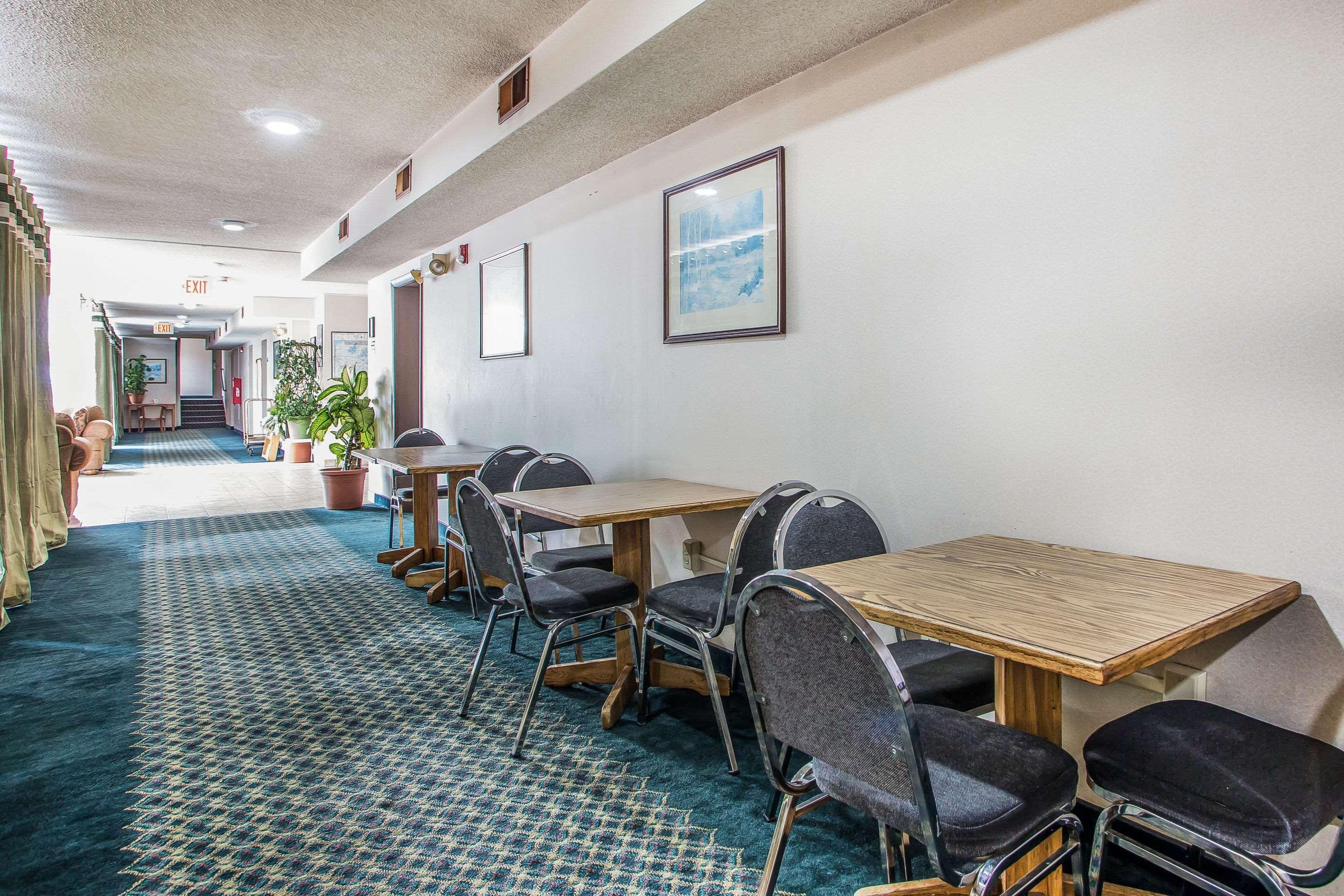 בדפורד Rodeway Inn מראה חיצוני תמונה
