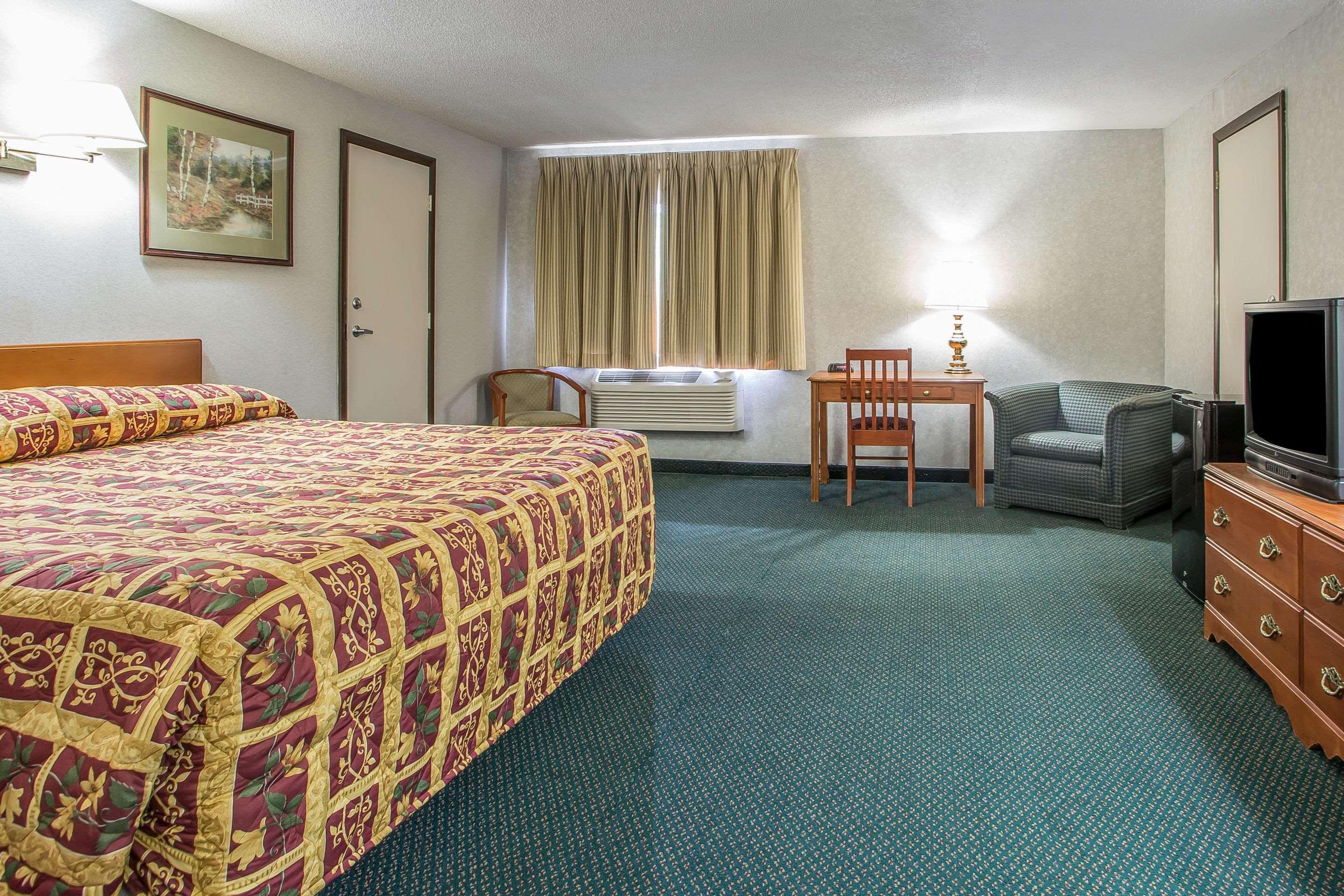 בדפורד Rodeway Inn מראה חיצוני תמונה