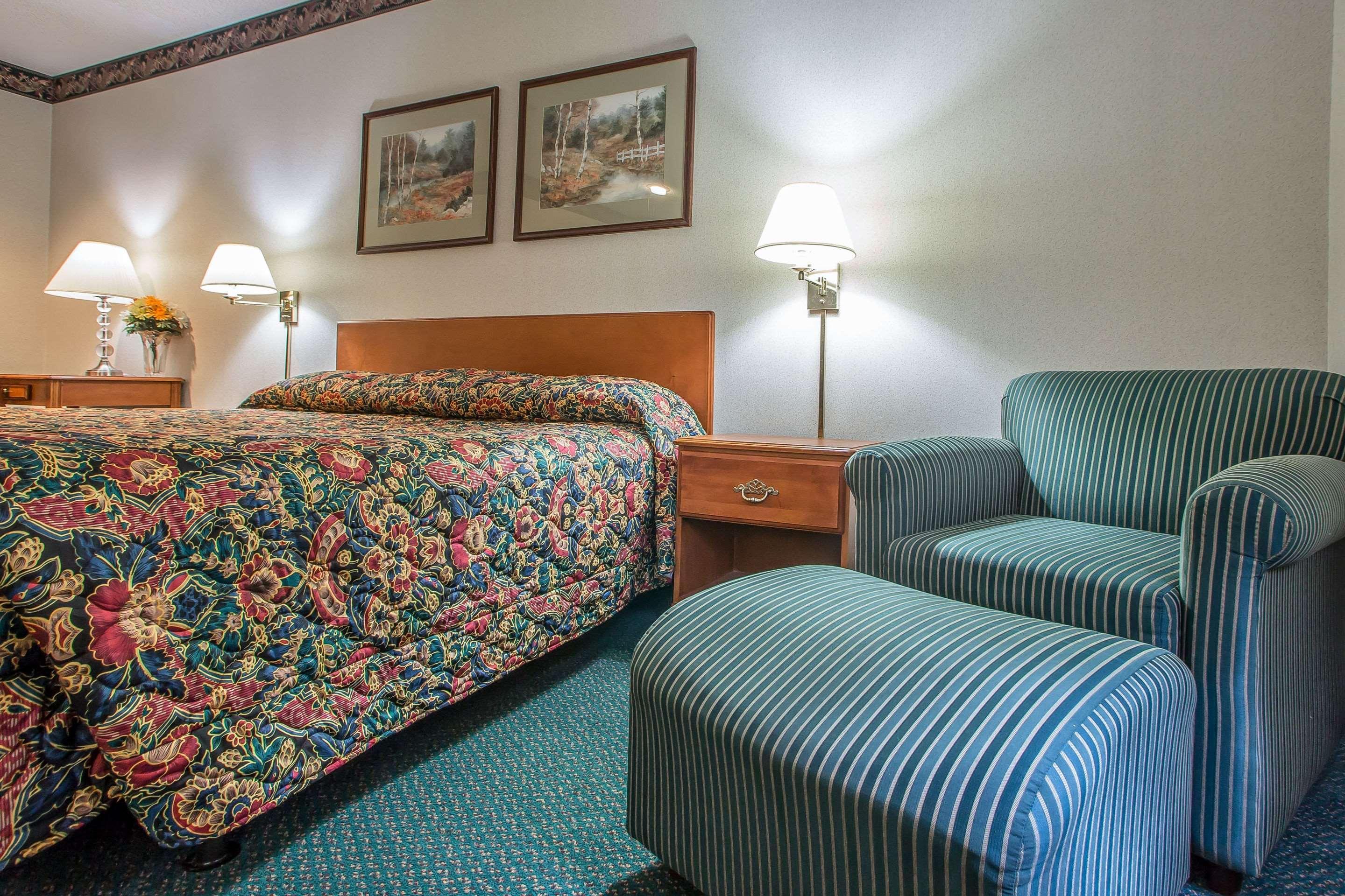 בדפורד Rodeway Inn מראה חיצוני תמונה