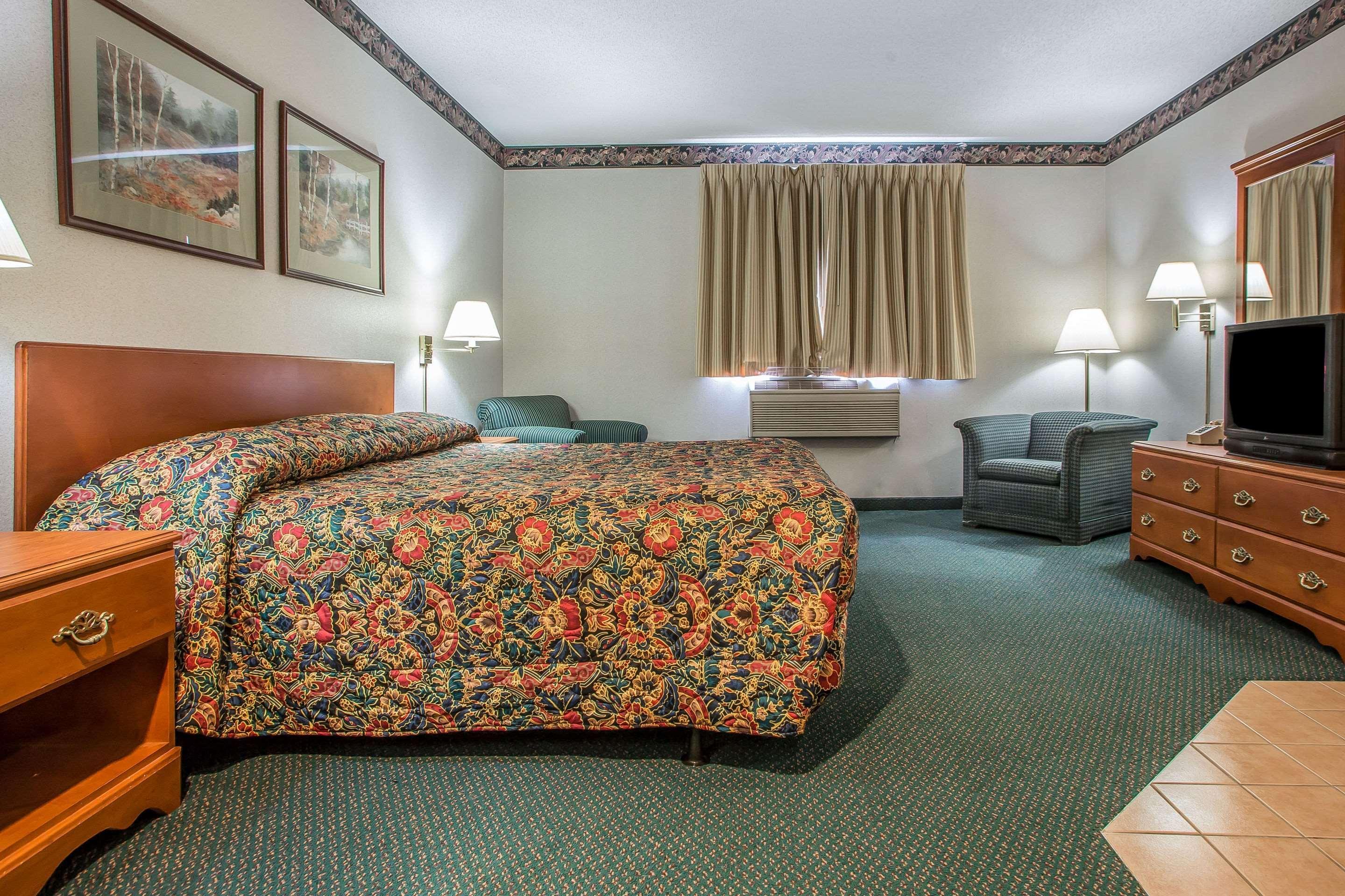 בדפורד Rodeway Inn מראה חיצוני תמונה