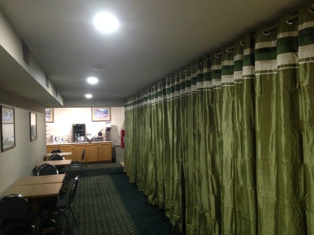 בדפורד Rodeway Inn מראה חיצוני תמונה